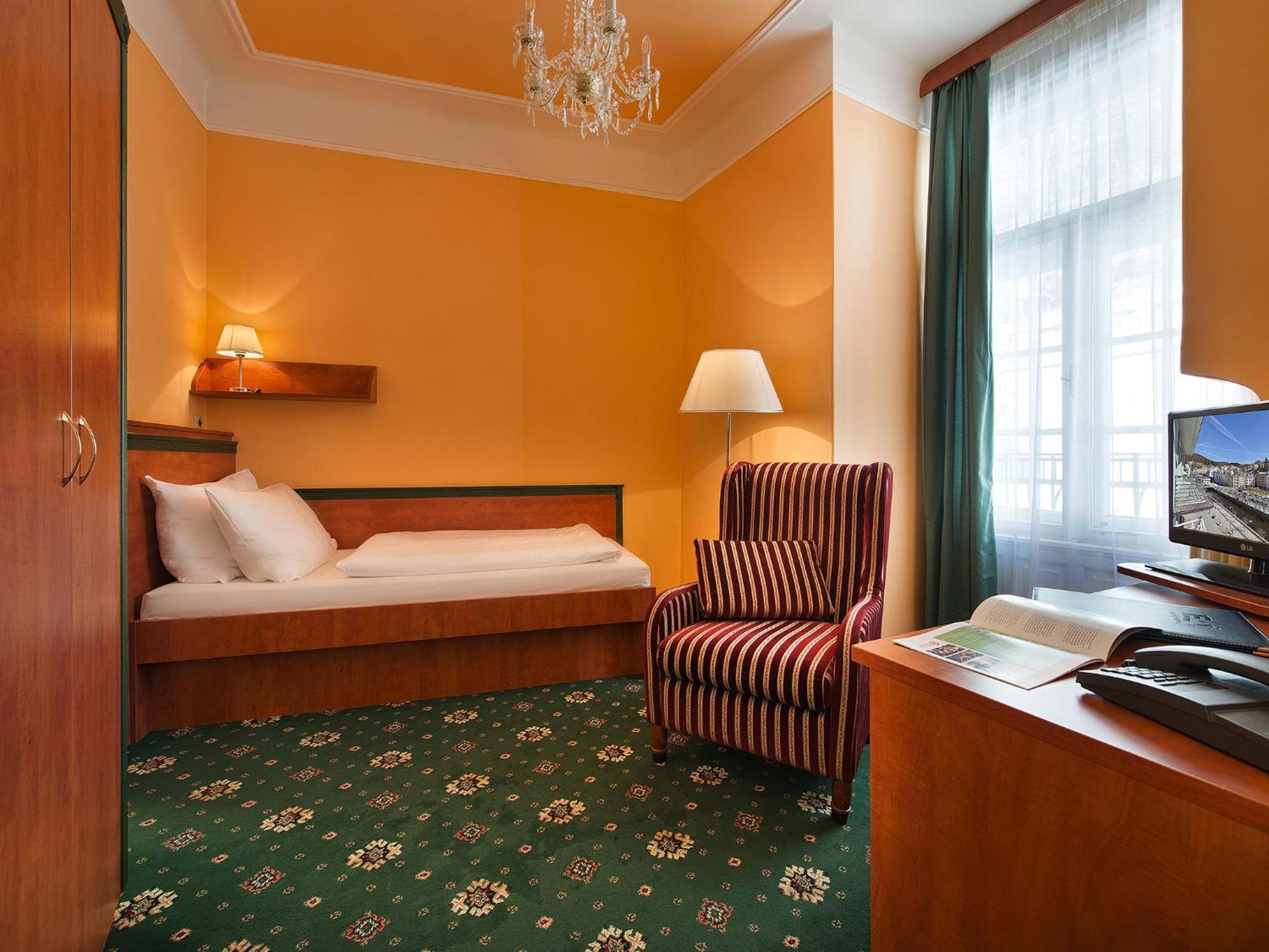 Ea Hotel Jessenius Karlovy Vary Exterior foto