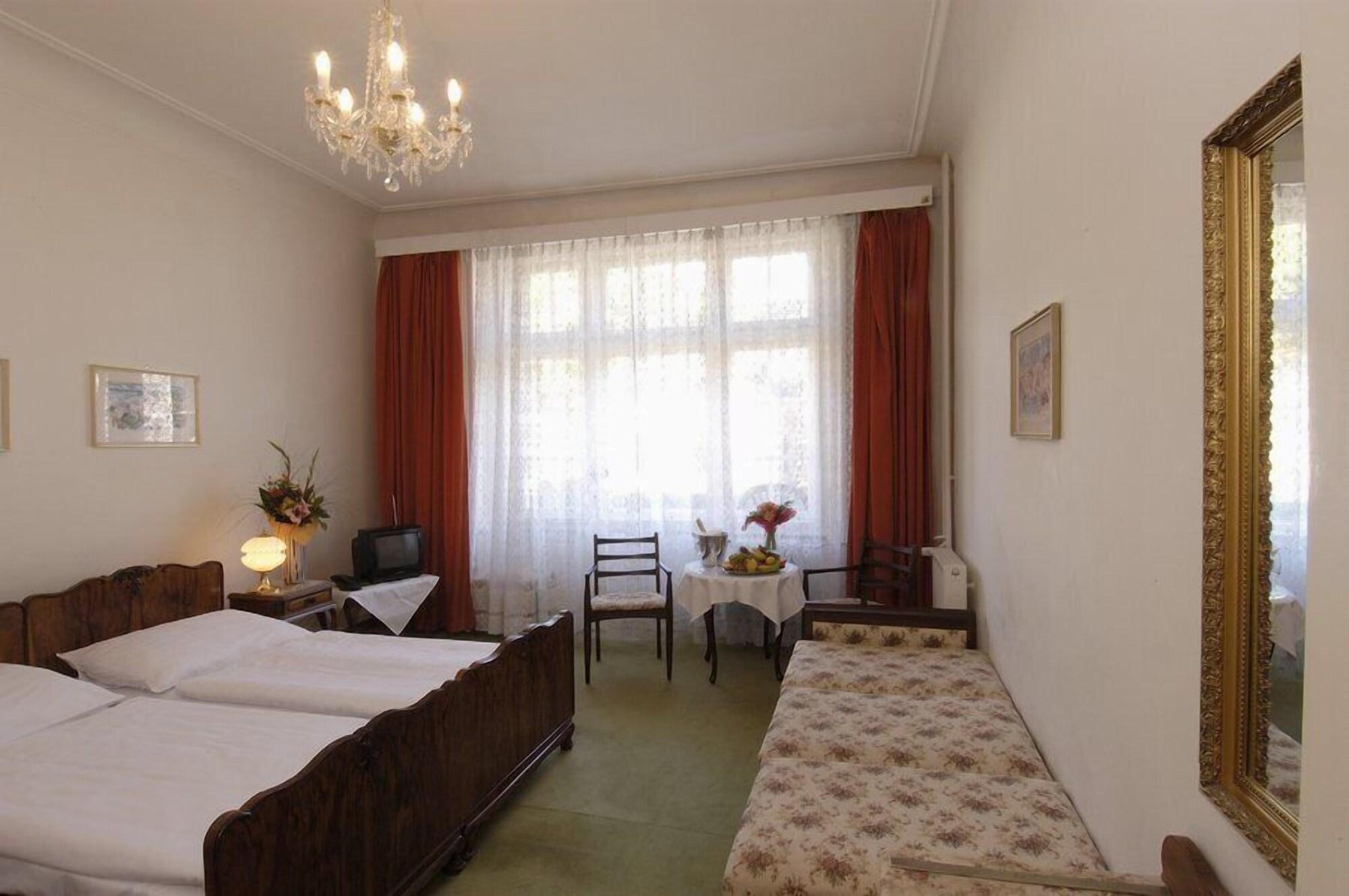 Ea Hotel Jessenius Karlovy Vary Exterior foto