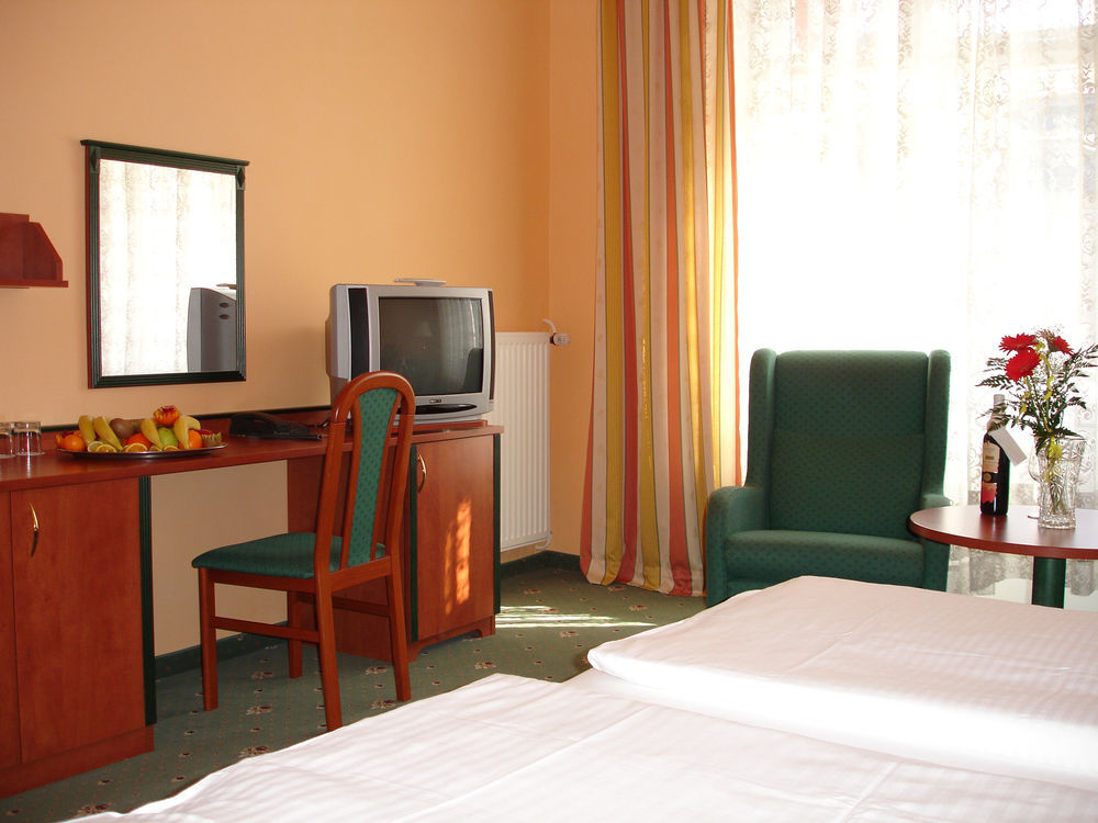 Ea Hotel Jessenius Karlovy Vary Exterior foto